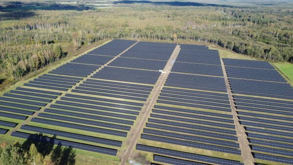 Tulevikuenergia Põhja-Pärnumaal: Raba päikesepark ja salvestuslahendus üheskoos